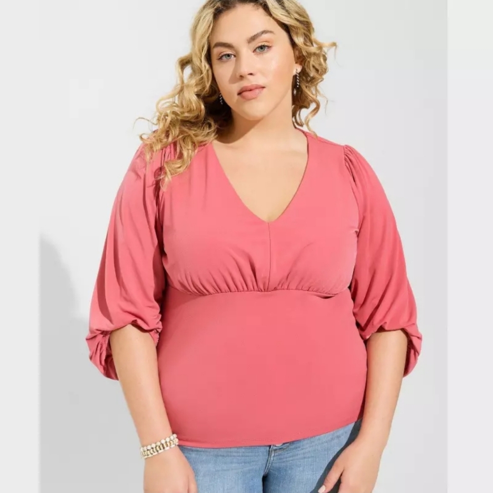 NWT Torrid 3 Studio Knit V-Neck Quarter Sleeve Shirred Top‎ 4X Holly Berry Plus